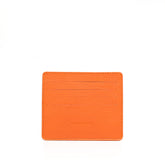 Portacarte in pelle artigianale, realizzato a mano con materiali di alta qualità. Design compatto ed elegante, dotato di 8 tasche per carte e uno scomparto aggiuntivo per banconote o ricevute. Perfetto per chi cerca praticità e stile in un unico accessorio.